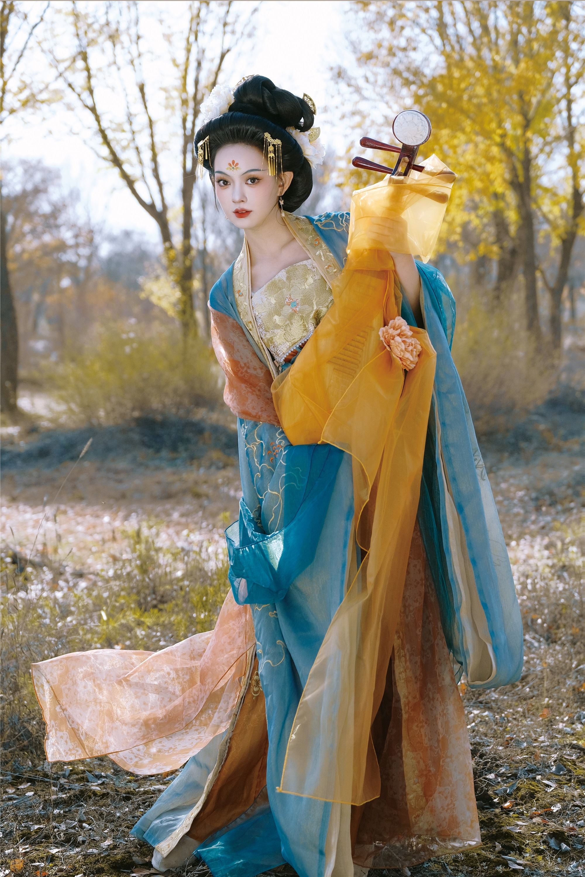 YITUYU艺图语 2025.01.22 金牡丹 秋秋